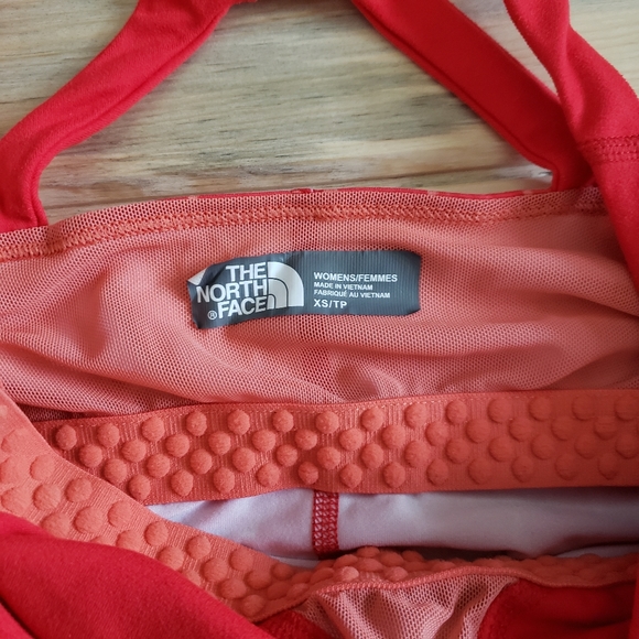 The North Face Racer Back Tank with built-in bra - Picture 4 of 4